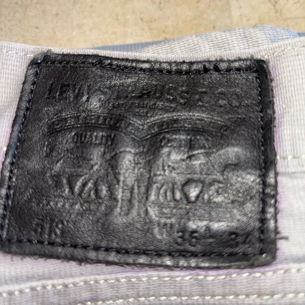 Levi's Men's Light Gray Jeans - Picture 2 of 3